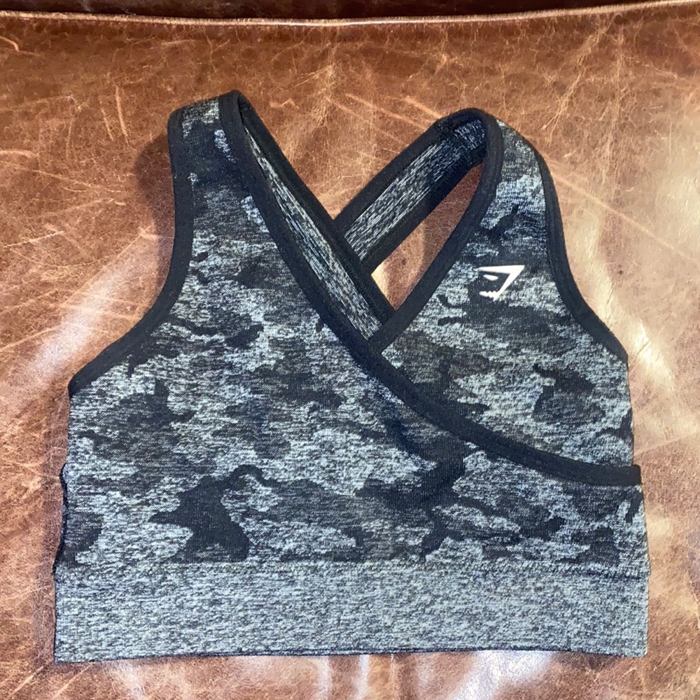 GYMSHARK sports bra. Size M
